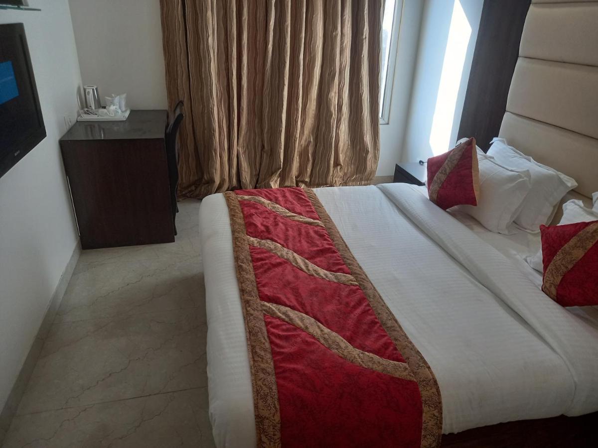 Hotel Benz International Delhi  Bagian luar foto