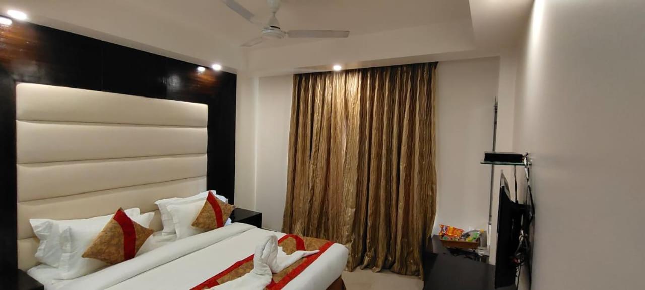 Hotel Benz International Delhi  Bagian luar foto