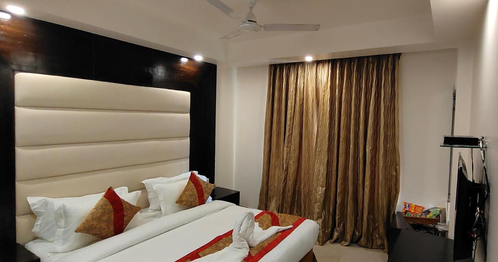 Hotel Benz International Delhi  Bagian luar foto