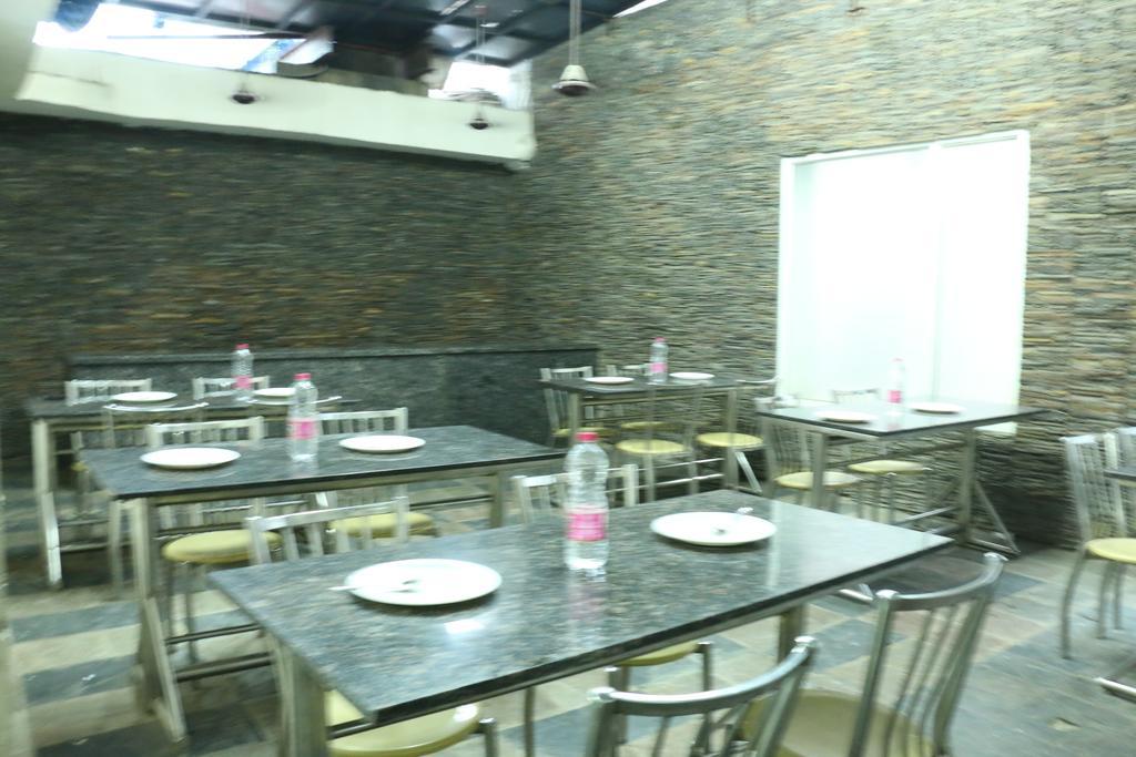 Hotel Benz International Delhi  Bagian luar foto