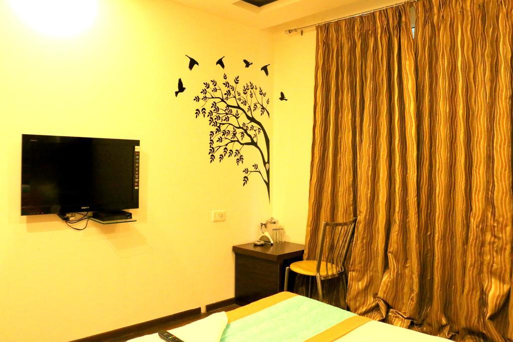 Hotel Benz International Delhi  Bagian luar foto