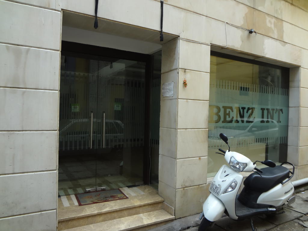 Hotel Benz International Delhi  Bagian luar foto