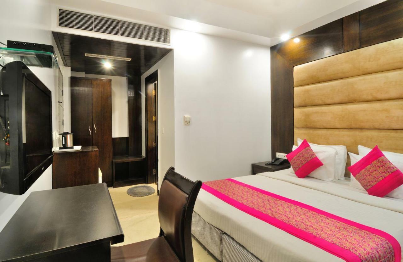 Hotel Benz International Delhi  Bagian luar foto