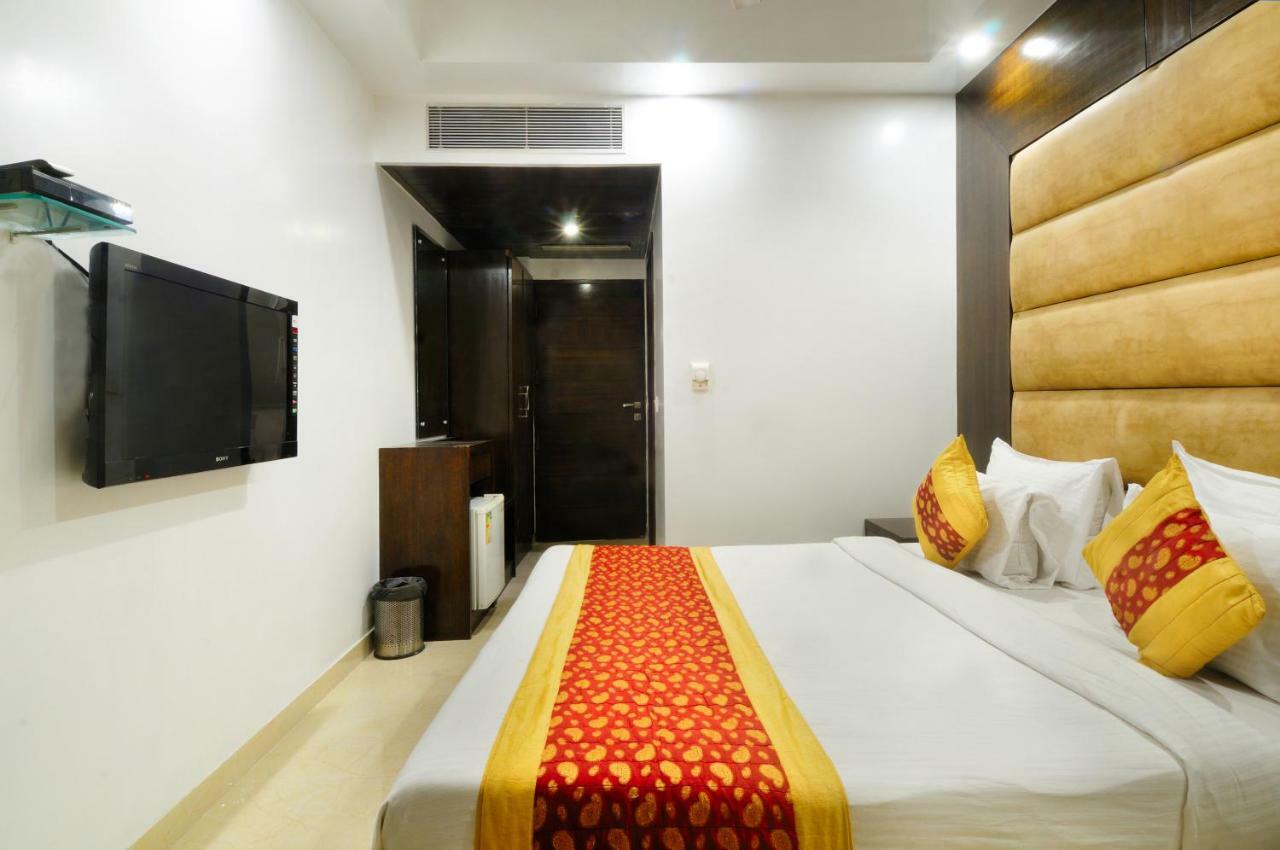 Hotel Benz International Delhi  Bagian luar foto