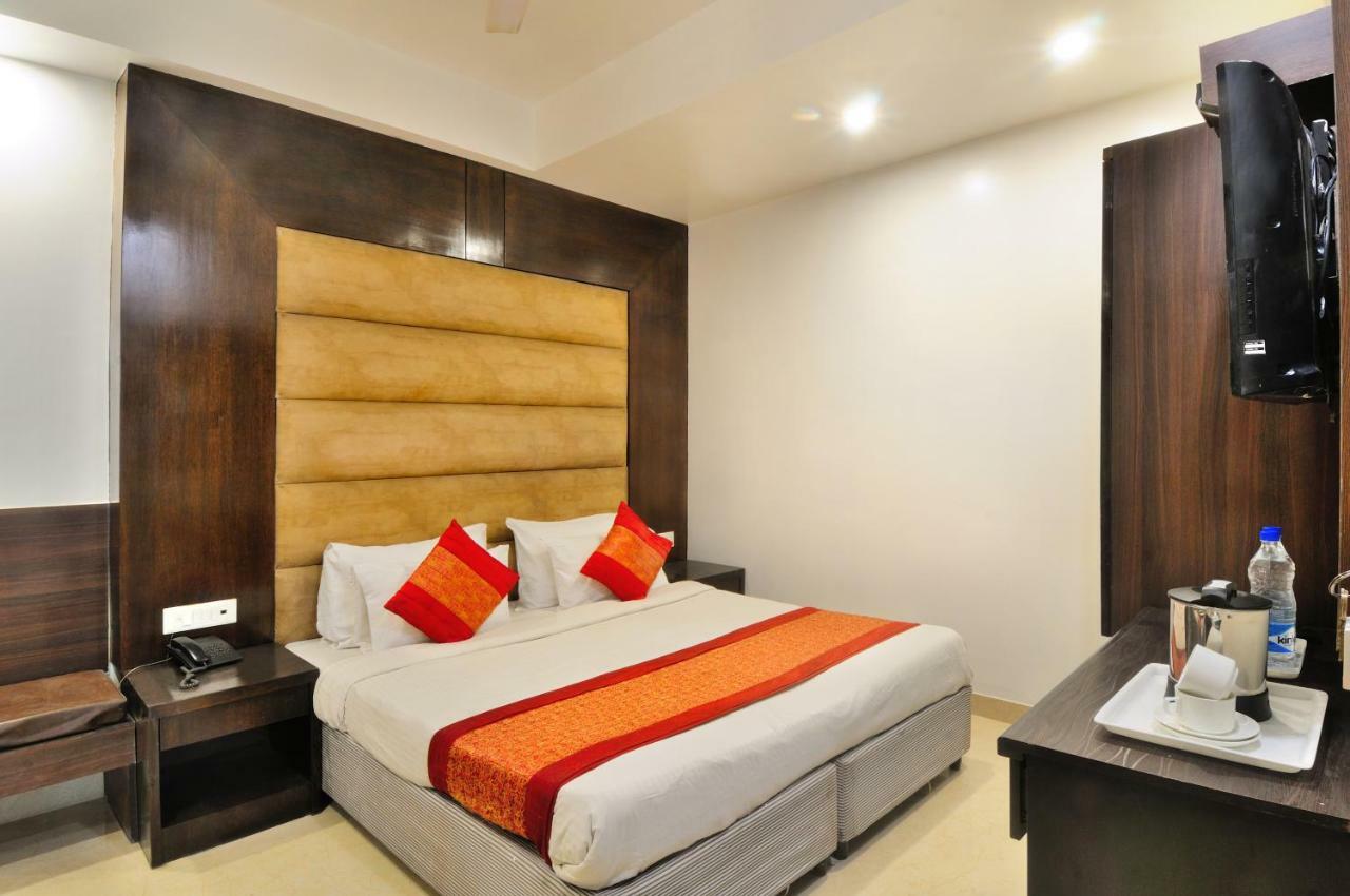 Hotel Benz International Delhi  Bagian luar foto