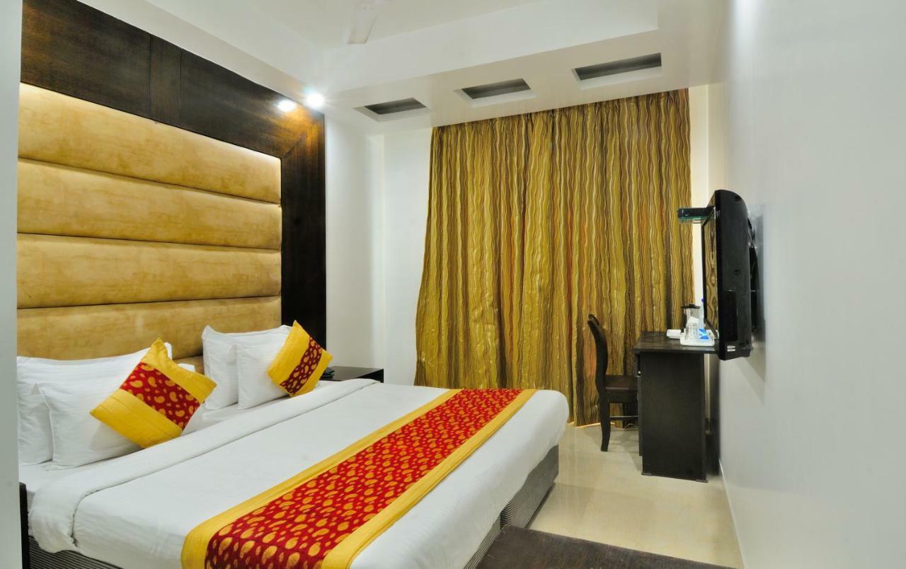 Hotel Benz International Delhi  Bagian luar foto