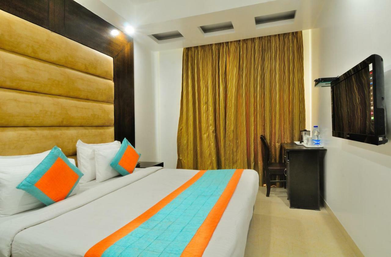 Hotel Benz International Delhi  Bagian luar foto